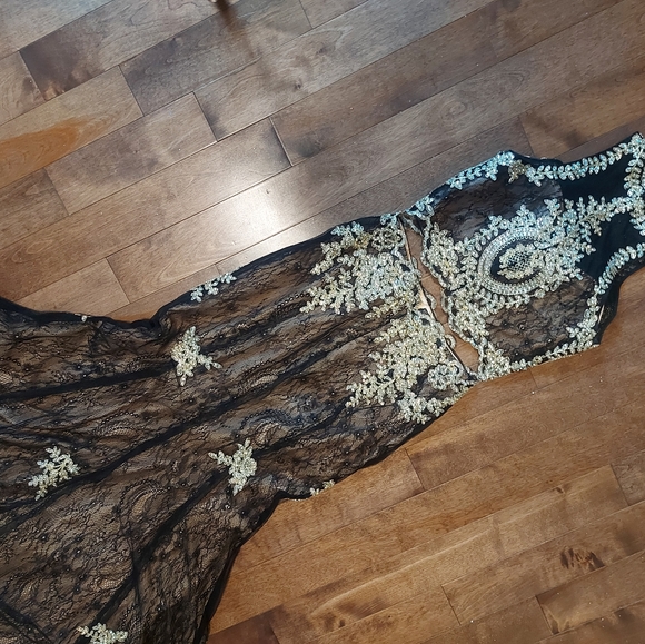 Receive it as a gift and it is not my size anymore. - Picture 4 of 6